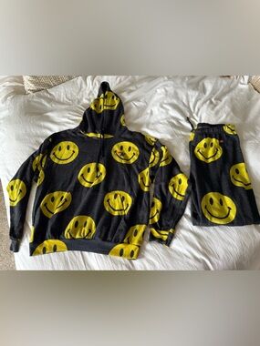 Aviator Nation Smiley Face Hoodie + Sweatpants Set 😊💛